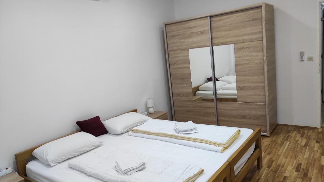 Apartment Mejtas - Center Of Сараево Екстериор снимка